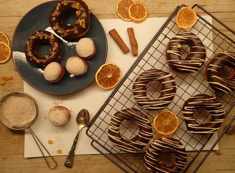 Šišky donuts s čokoládovou polevou aj v kváskovej verzii