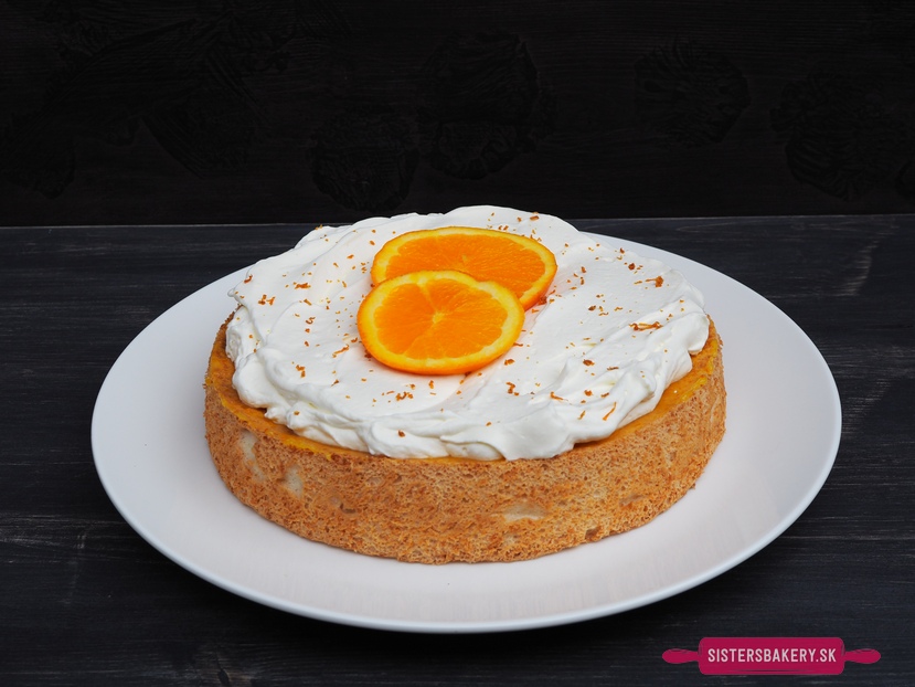 anjelská torta s pomarančovou šľahačkou